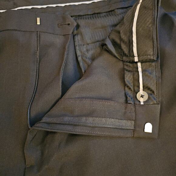 VanHeusen flat front slacks - Picture 4 of 6